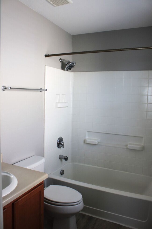 Building Photo - 7479 Countryside Grove