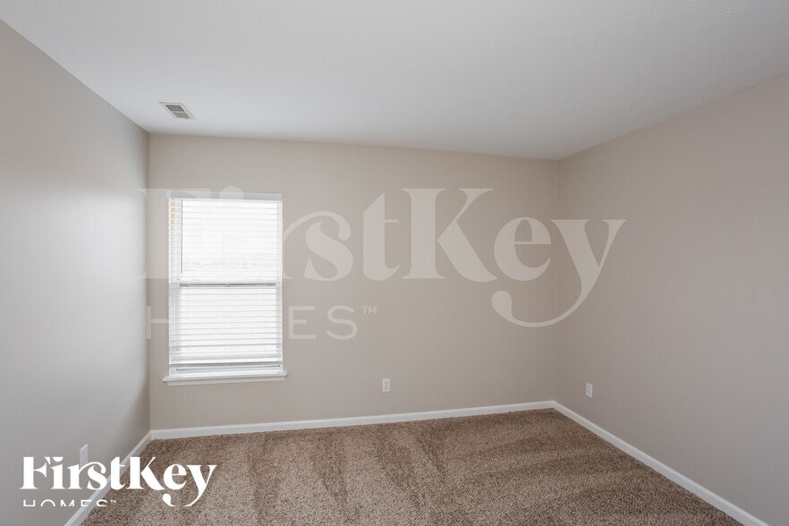 Building Photo - 13947 Royalwood Dr