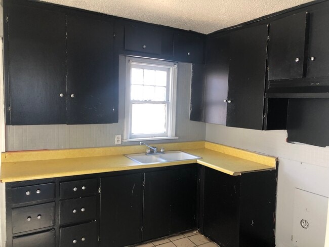 Building Photo - 312 S Georgia St