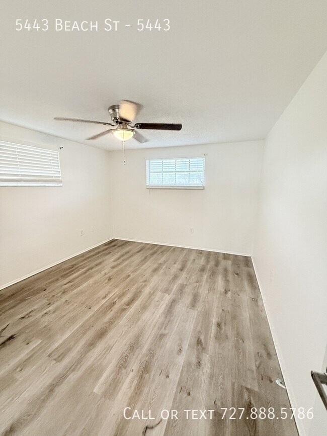 Building Photo - 5443 Beach St