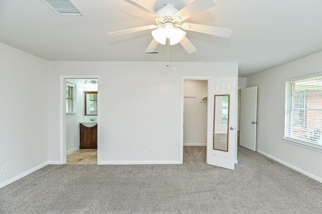 Building Photo - 4502 Sanford Rd