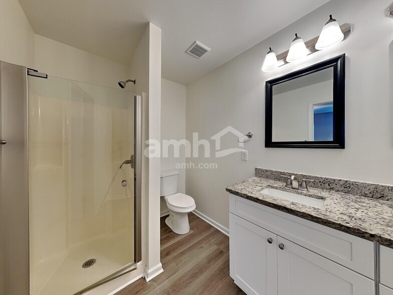 Building Photo - 132 Drewsbury Dr