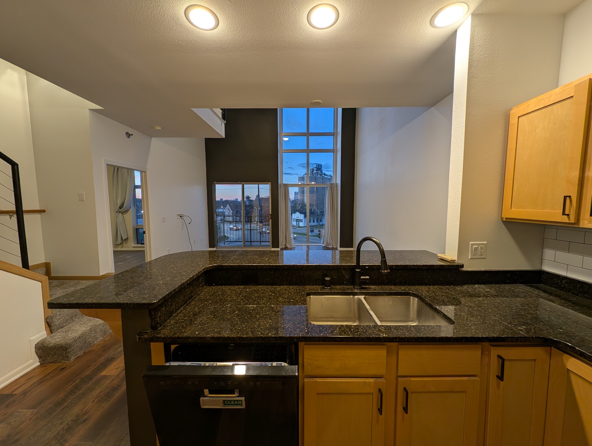Building Photo - 2121 S Kinnickinnic Ave