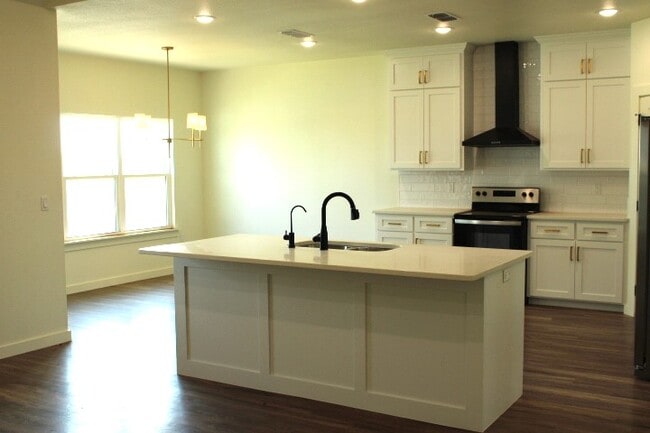 Building Photo - 125 Middleton Ln