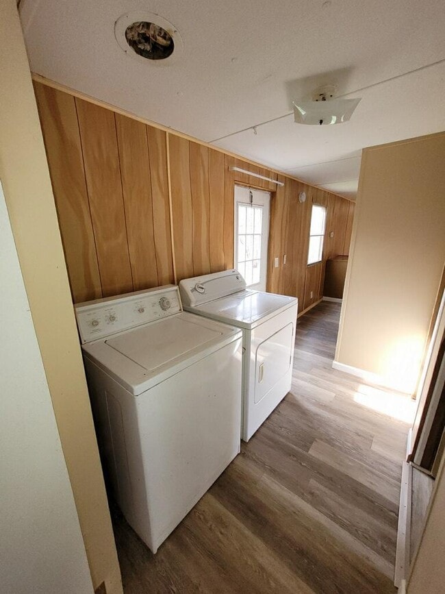 Building Photo - 239 Harless Rd