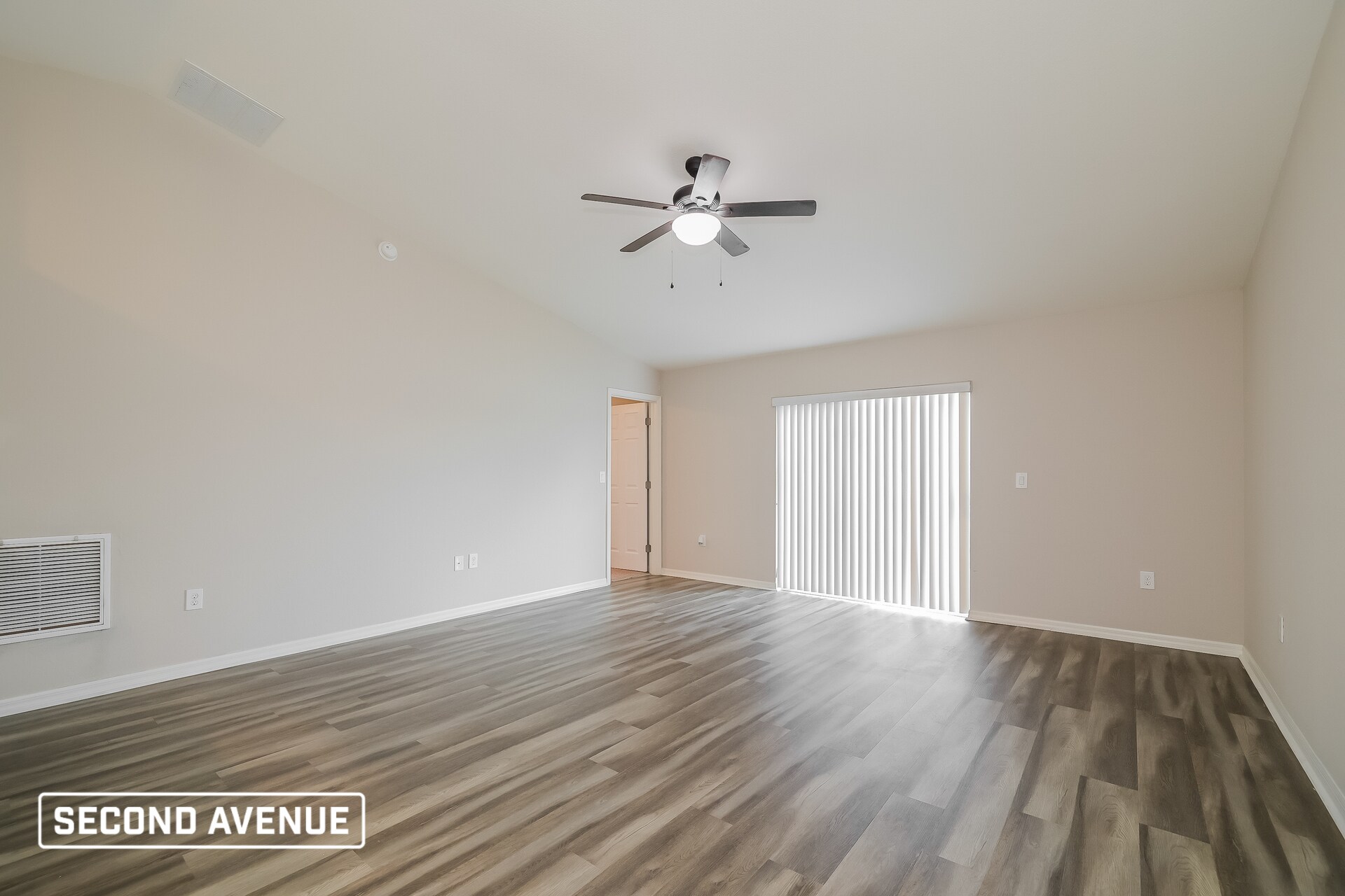 Building Photo - 2041 Horse Creek Ln