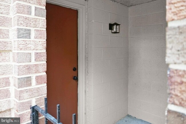 Building Photo - 12120 Apache Tears Cir