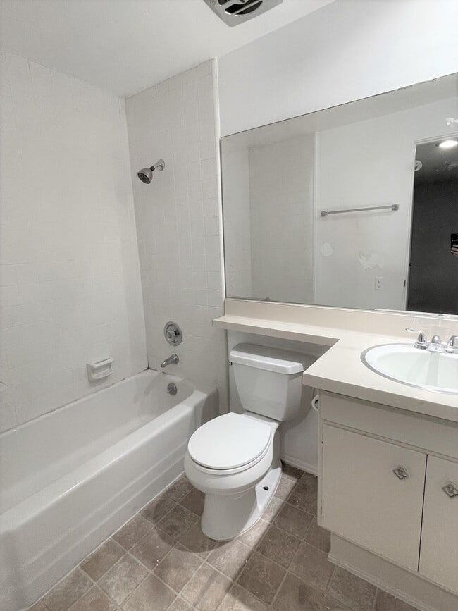 Building Photo - 45900 Ocotillo Dr