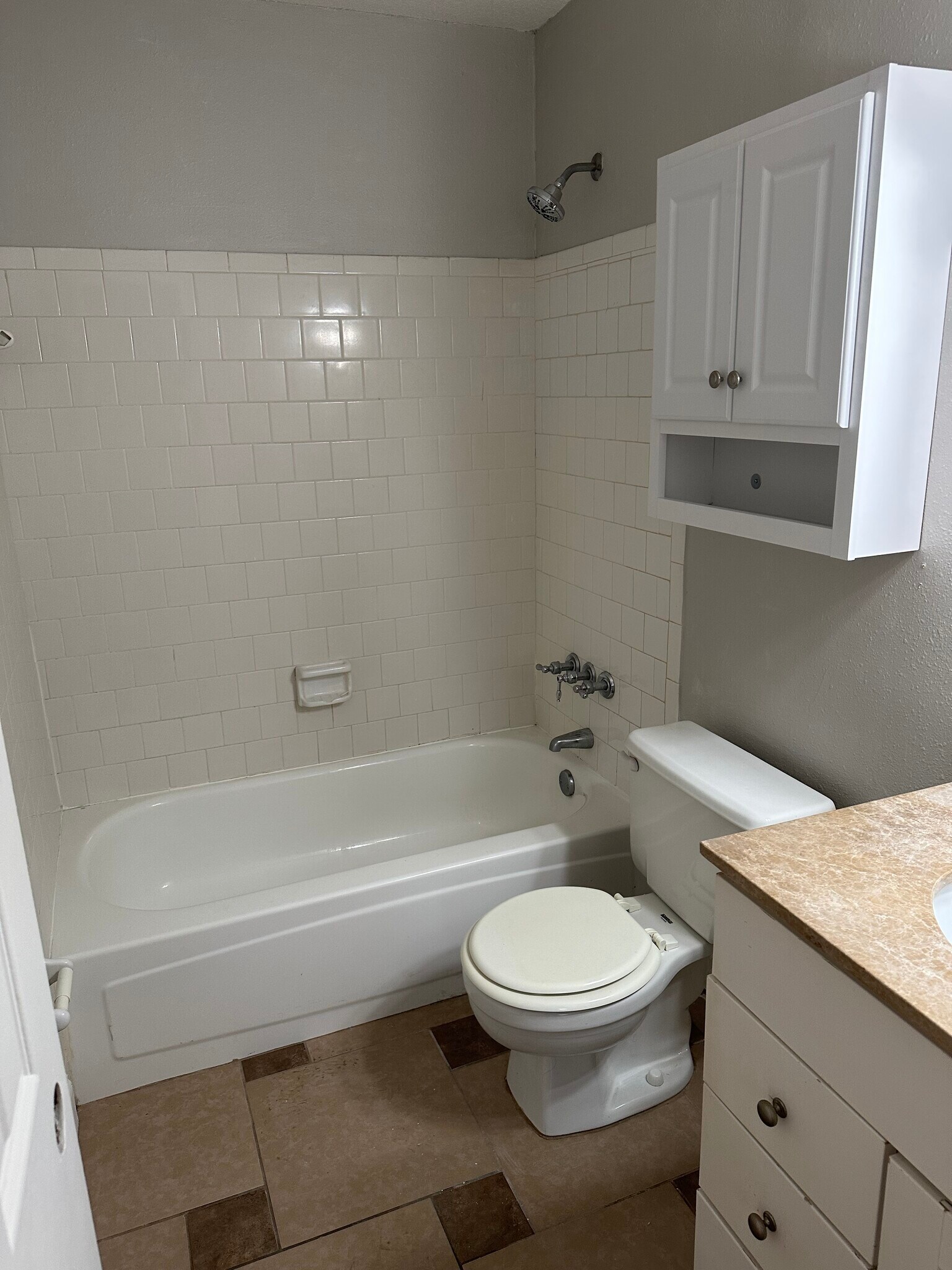 2nd bath - 11620 Chemstrand Rd