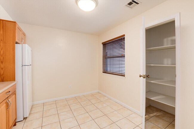 Building Photo - 2375 E Geddes Ave