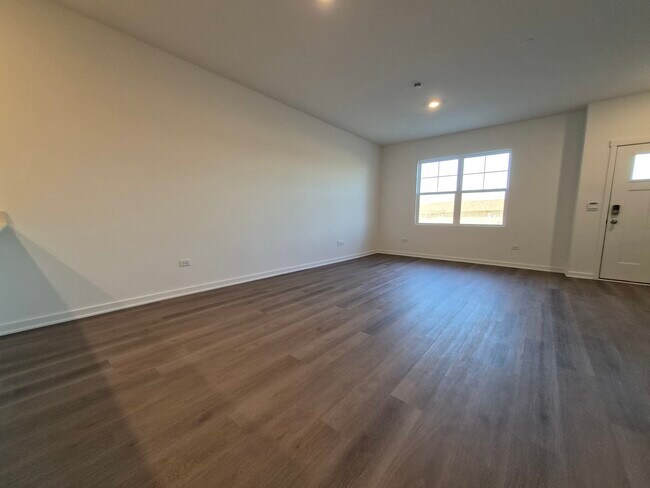 Building Photo - 2268 Barbera Dr