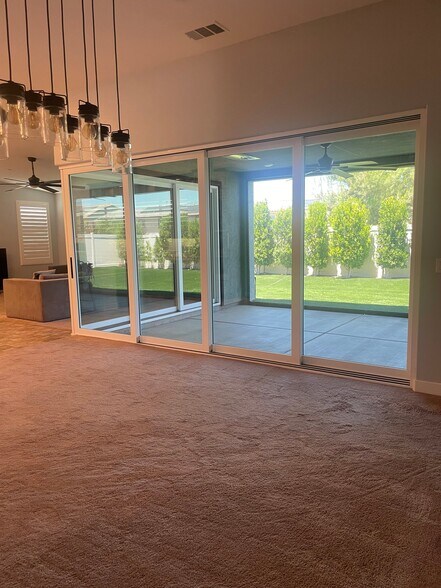 Building Photo - 29646 Saddlebred Cir