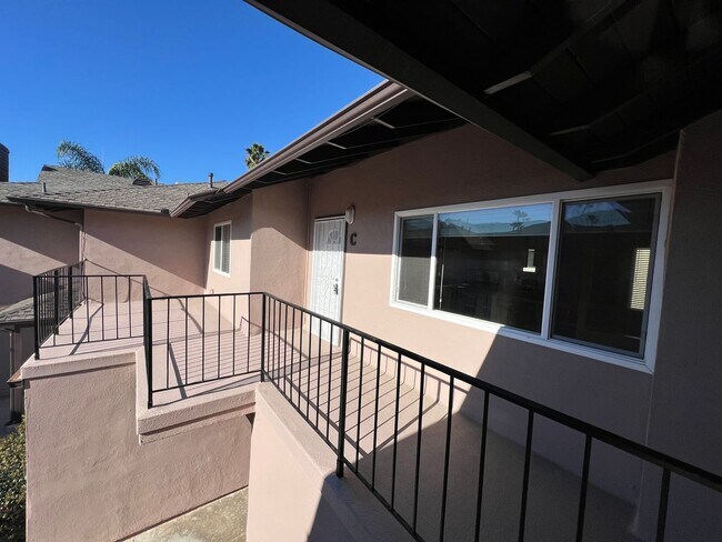 Building Photo - 414 21st St