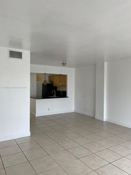 Building Photo - 1455 N Treasure Dr