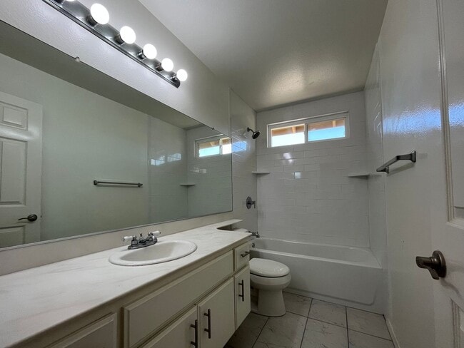 Building Photo - 5524 Pablo Rd