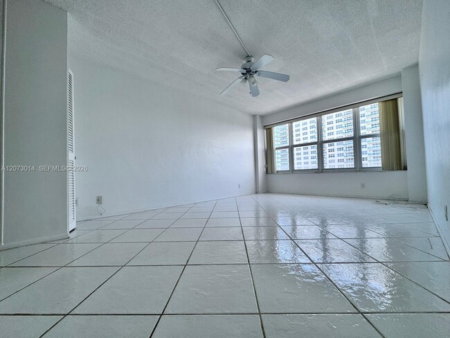 Building Photo - 4010 Galt Ocean Dr