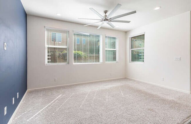 Building Photo - Charming Riverstone Home with Spacious Kitchen Island & Private Backyard & Solar