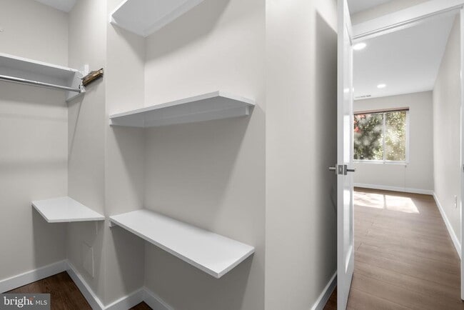 Building Photo - 10053 Windstream Dr