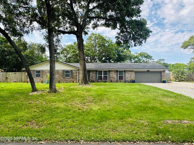 Primary Photo - 14066 Inlet Dr