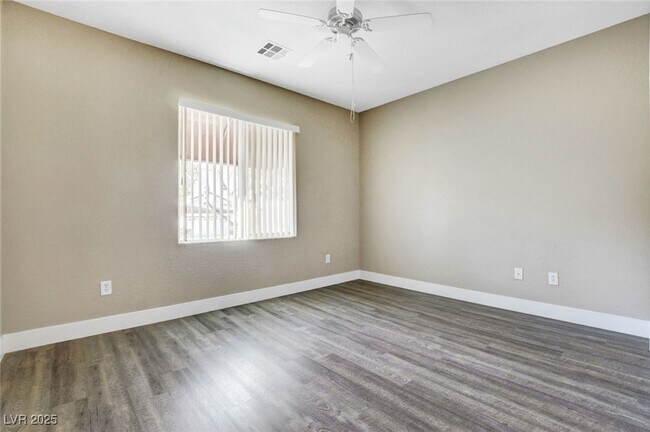Building Photo - 2320 Meteor Shower St