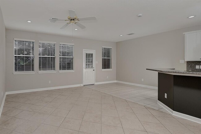 Building Photo - 11 Scenic Brook Ct