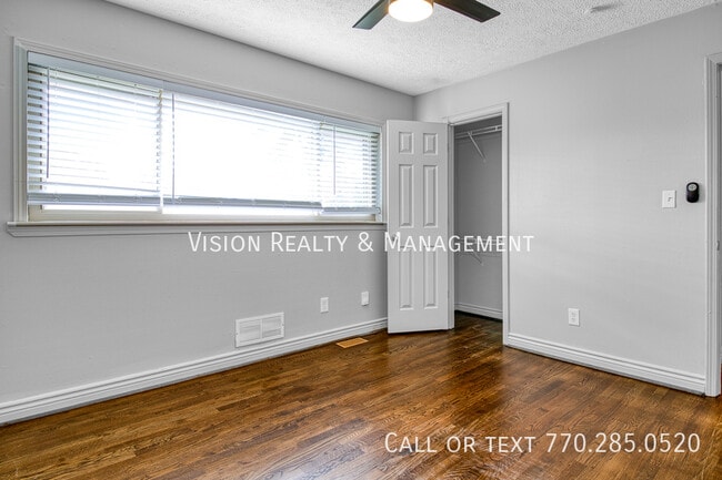 Building Photo - 3447 Pierce St