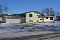Building Photo - 1320 27th Ave S