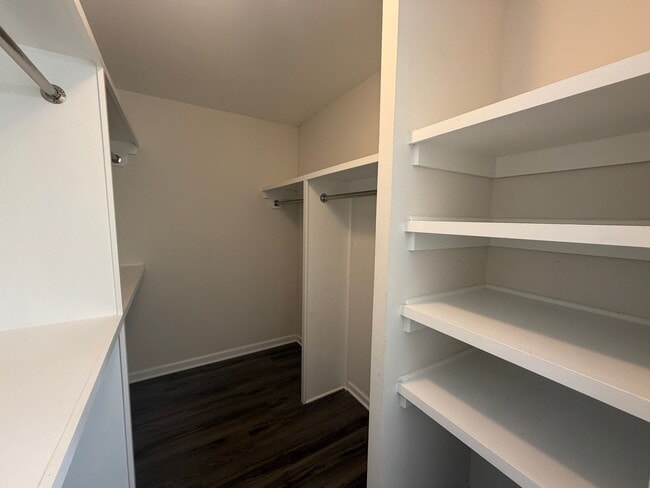 Building Photo - 114 Harvest Dr