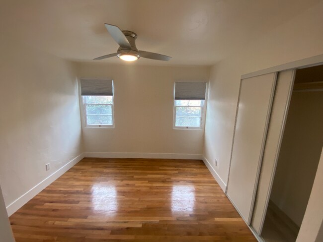 Building Photo - 2234 Seaside St