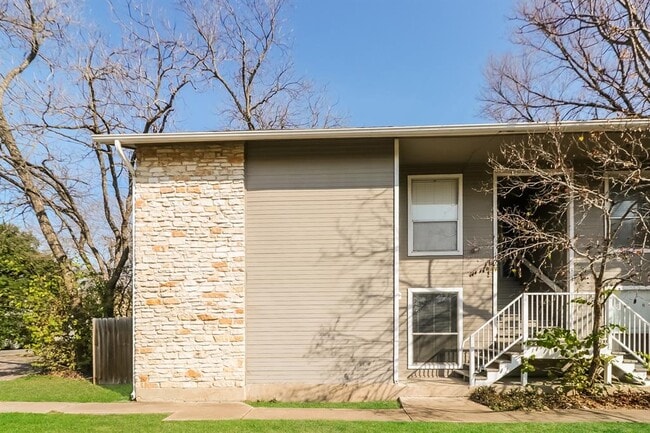 Building Photo - 5201 Evans Ave