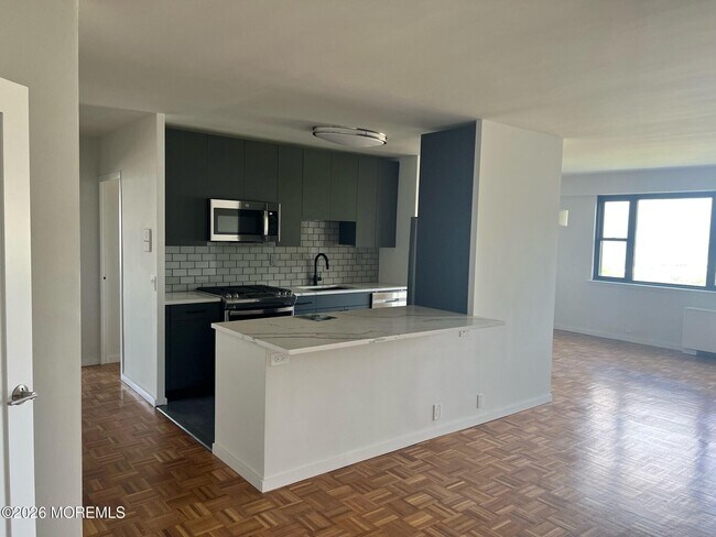 Building Photo - 10 Ocean Blvd