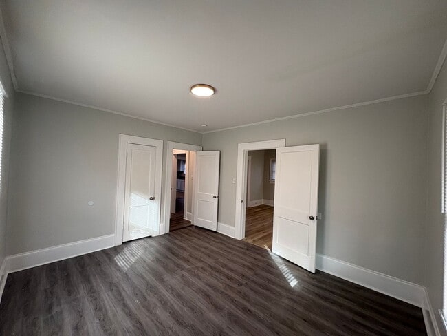 Building Photo - 2bed/1bath House $1295 GSO!