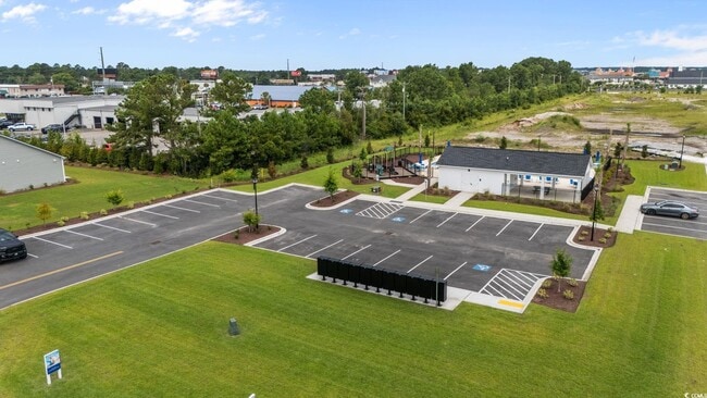 Building Photo - 136 Talladega Dr