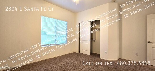 Building Photo - 2804 E Santa Fe Ct