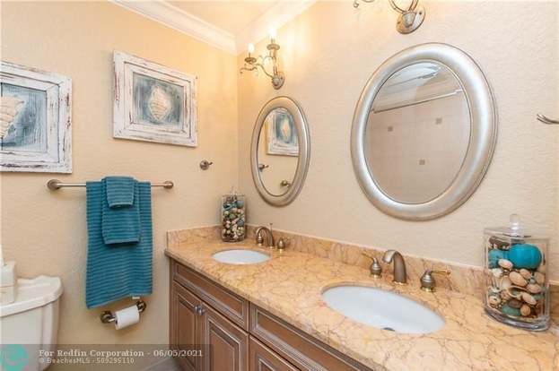 Building Photo - 270 Captains Walk