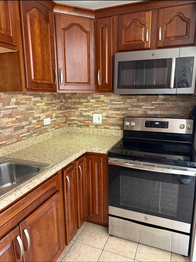 Building Photo - 8556 102nd Terrace