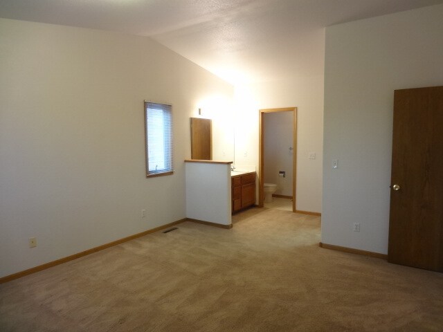 Building Photo - 1618 Northbrook Dr