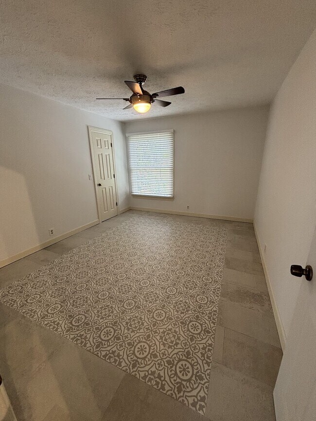 upstairs bedroom #2 - 4627 Mountain View Dr