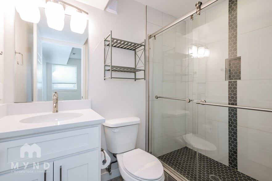 Building Photo - 4314 N Pecos St