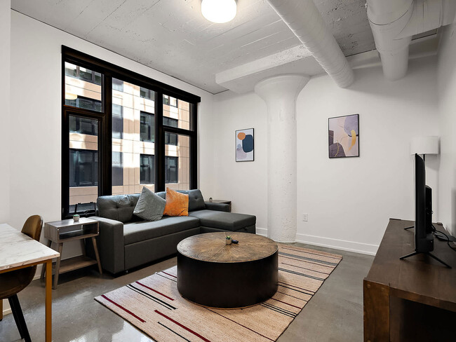 Building Photo - 608 N 3rd Ave