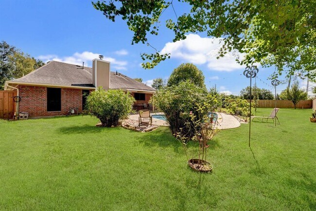Building Photo - 3730 Sunshine Ln