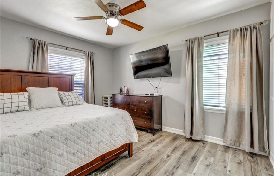 Building Photo - 10337 Garfield Ave