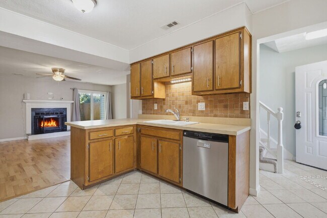 Building Photo - 5475 Davis Way