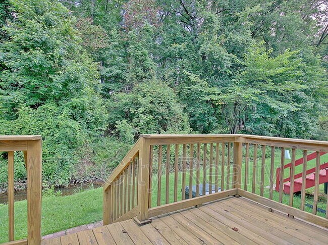 Building Photo - 210 Flat Creek Ct