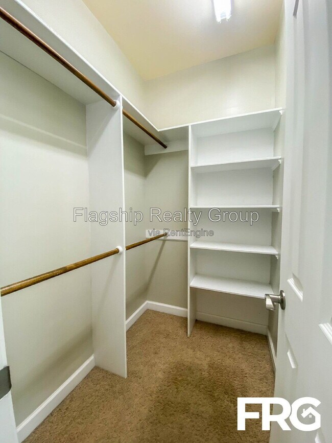 Building Photo - 101 Autumn Ridge Dr
