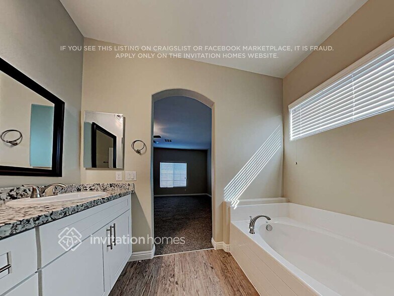 Building Photo - 9639 Vega Carpio Ave