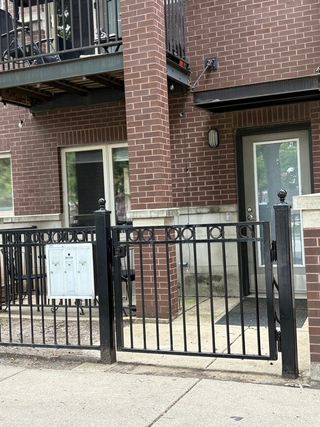 Building Photo - 1226 S Blue Island Ave