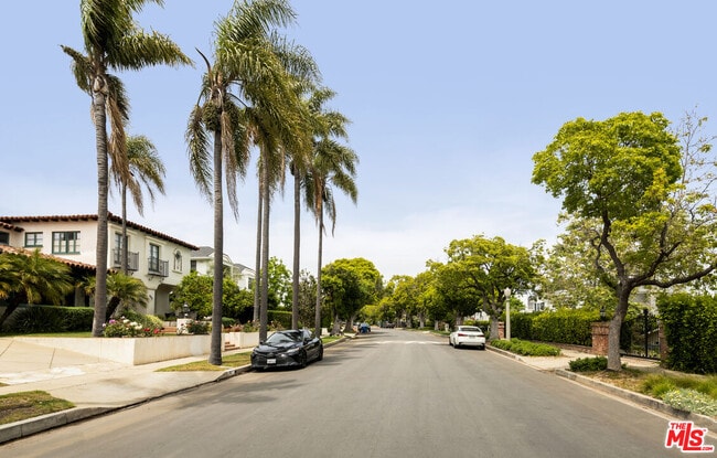 Building Photo - 501 Toyopa Dr