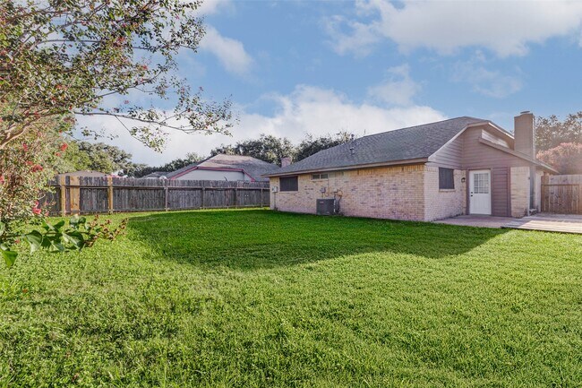 Building Photo - 6715 Liberty Valley Dr