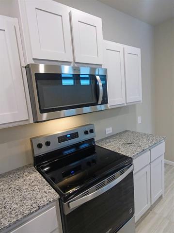 Building Photo - 3013 Pecan Farm Ln